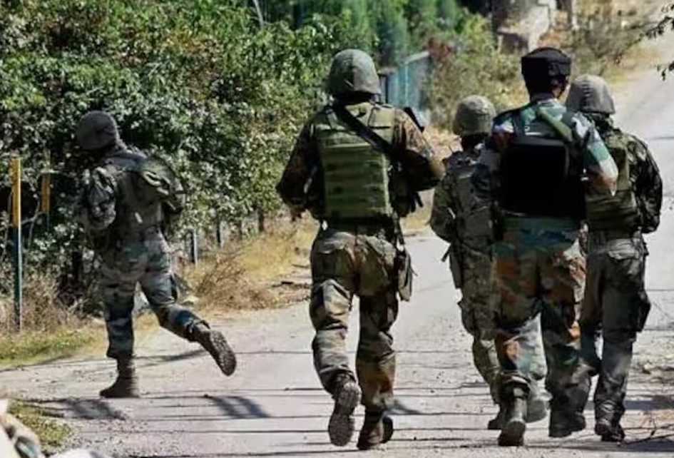 जम्मू-कश्मीर के कास्तीगढ़ में सुरक्षाबलों की आतंकियों से मुठभेड़, 2 जवान घायल